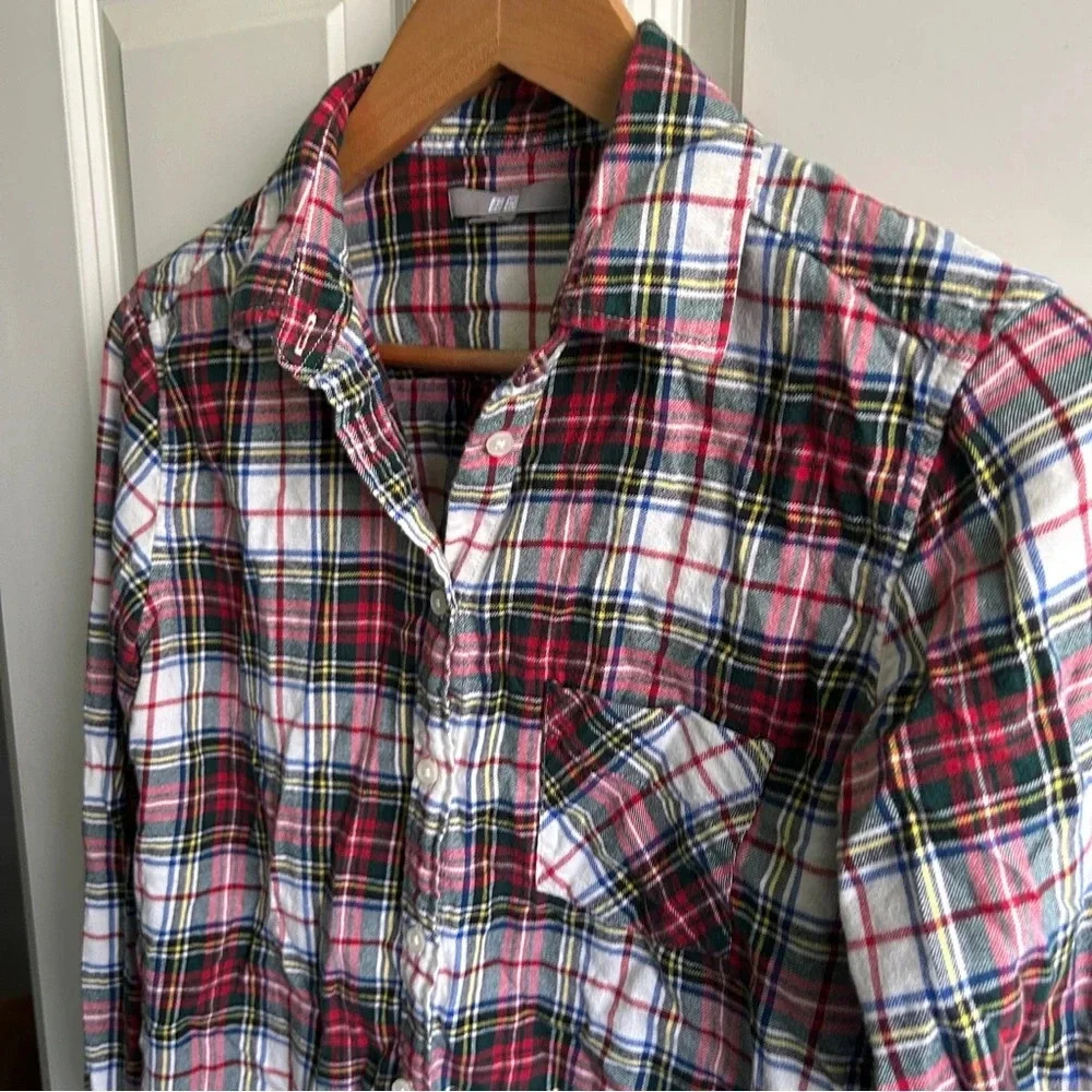 EUC Uniqlo size M women's button down plaid flannel shirt Christmas perfection - Picture 5 of 7